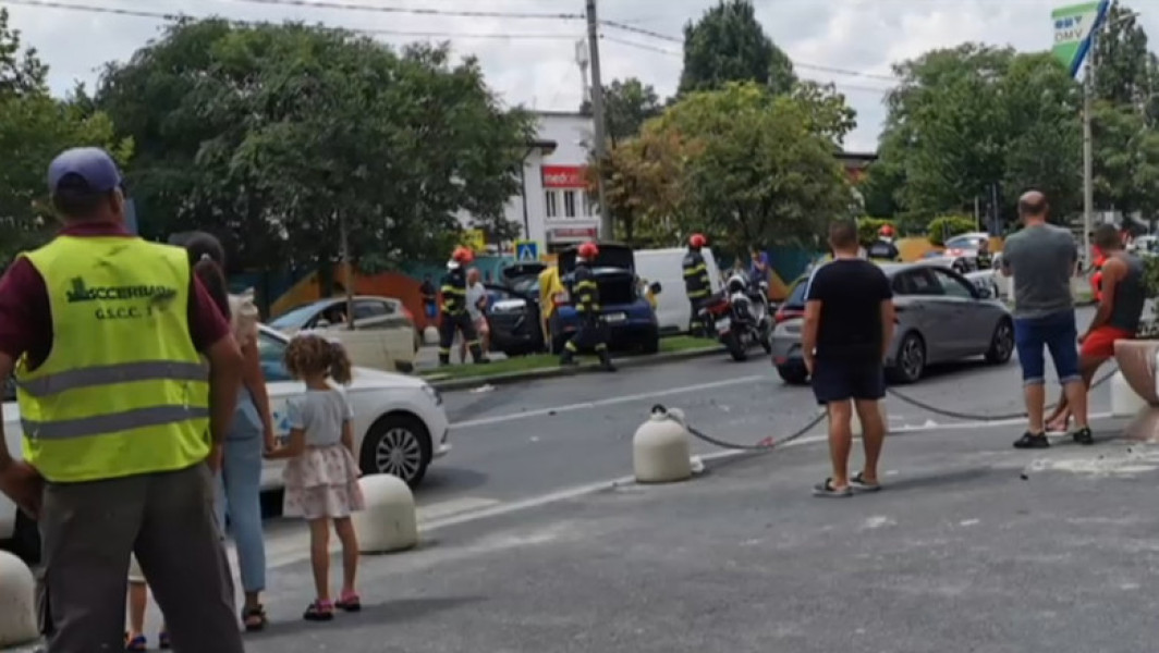 Un bărbat sub influența alcoolului a provocat patru accidente în București