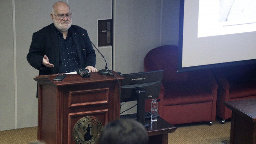 Rectorul SNSPA solicită retragerea profesorului Alfred Bulai din funcții de conducere