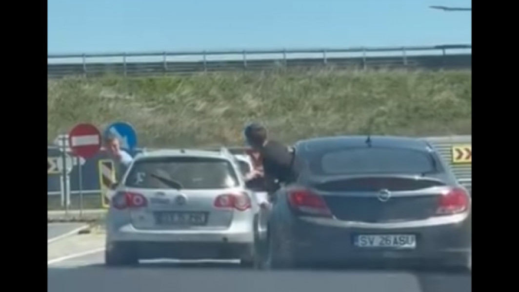 Doi tineri șoferi din județul Suceava amendați pentru comportament agresiv în trafic