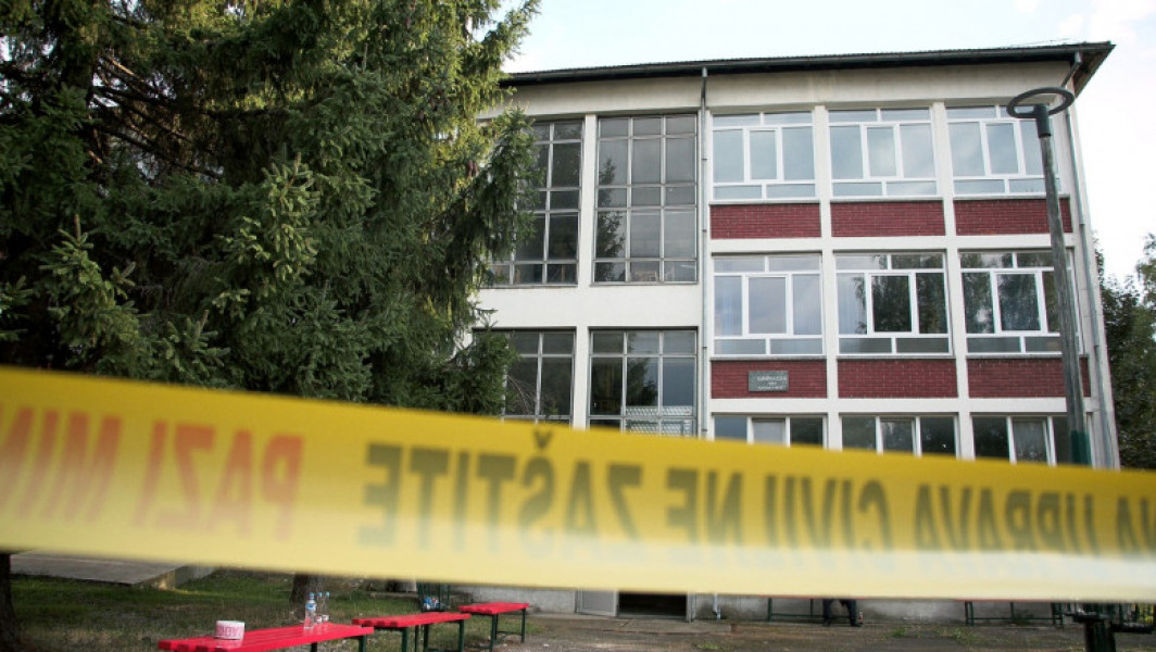 Trei angajati ai unui liceu din Bosnia au fost ucisi intr-un atac armat