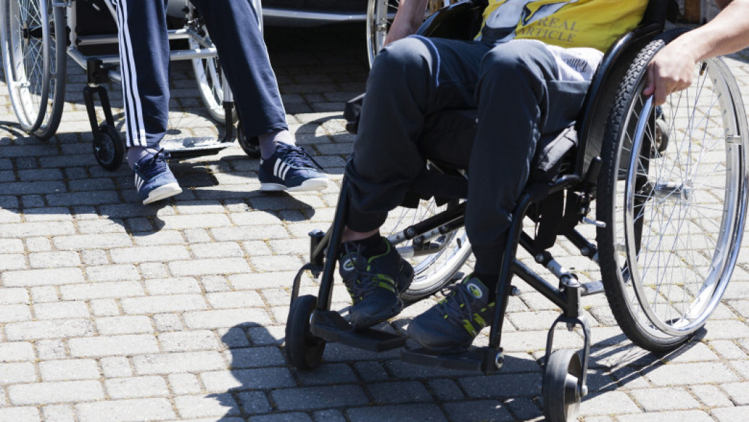 Persoanele cu handicap grav și accentuat vor avea transport interurban gratuit