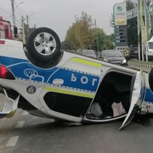 Accident rutier în Braila: o mașină de poliție s-a răsturnat