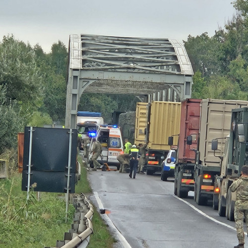 Trafic blocat între Galați și Brăila din cauza unui accident între camioane militare