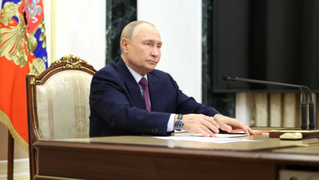 Rusia trimite doi lupi pe frontul din Ucraina