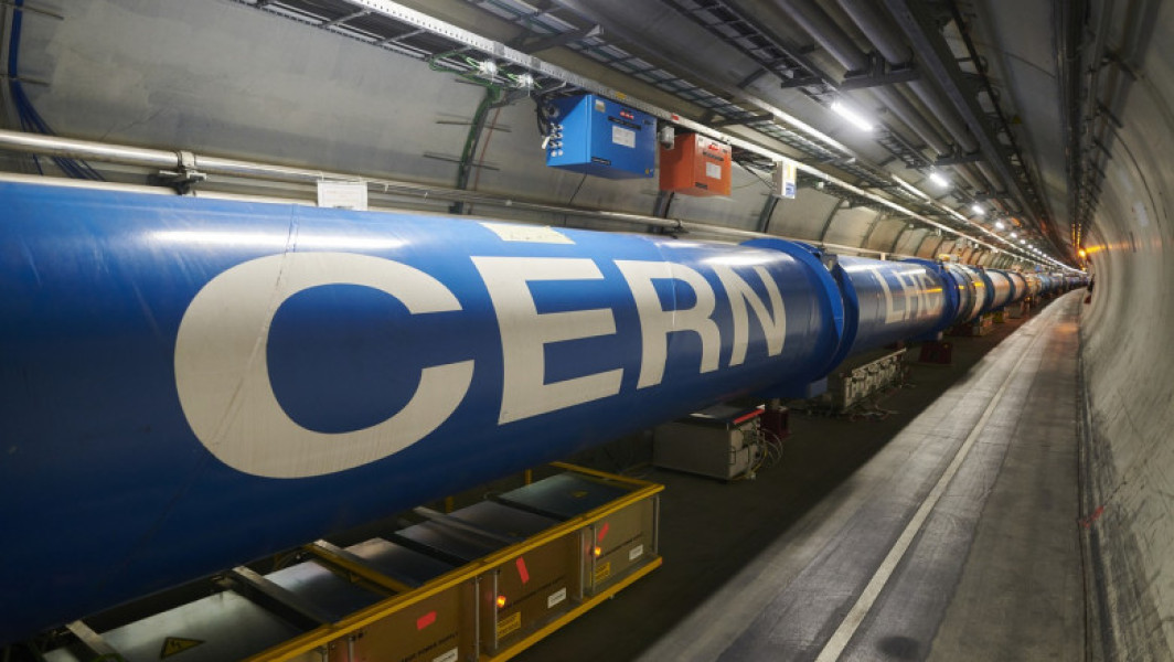 CERN își suspendă cooperarea cu oamenii de știință ruși și belaruși