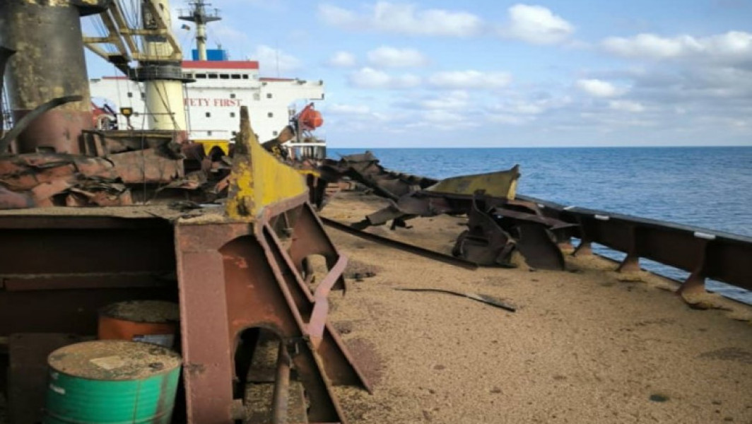 Piloti ruși lovesc din greșeală nava de cereale Aya în Marea Neagră