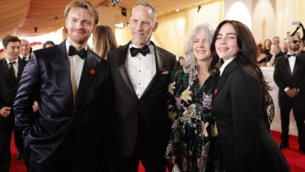 Mama lui Billie Eilish își apără fiica împotriva acuzațiilor de nepotism