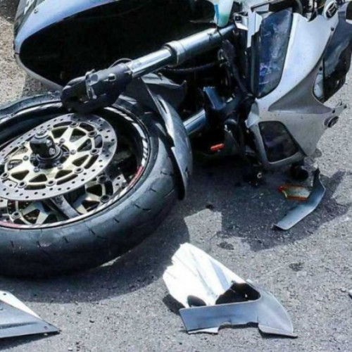 Accident rutier pe bulevardul George Coșbuc, motociclist grav rănit