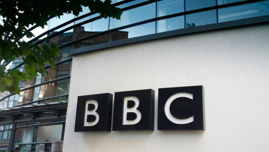 Peste 230 de membri ai industriei mass-media acuză BBC de părtinire în raportările despre Gaza