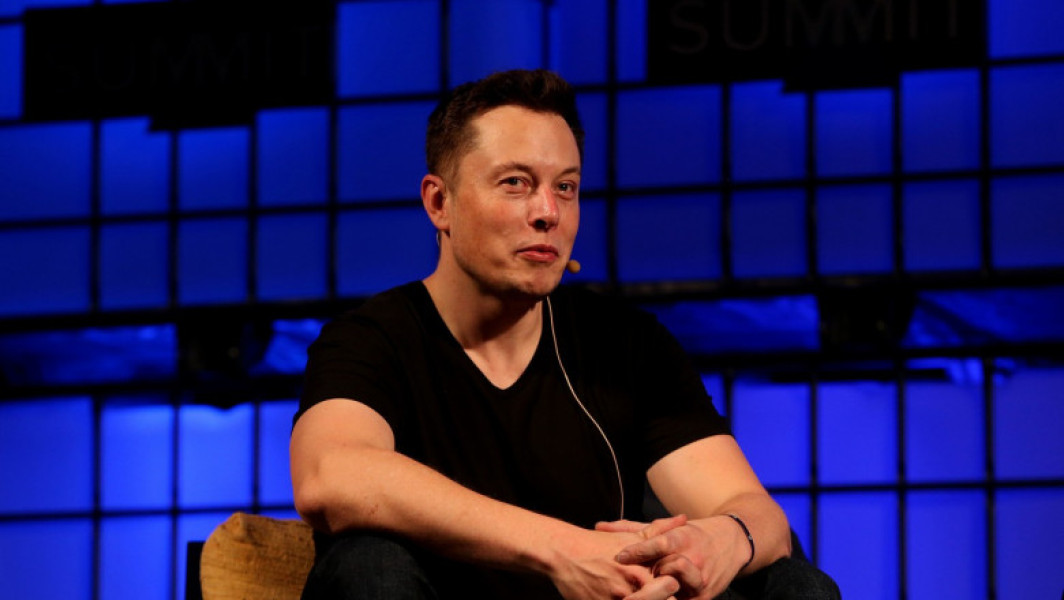 Elon Musk îl numește pe cancelarului german Olaf Scholz „prost” în urma colapsului guvernului