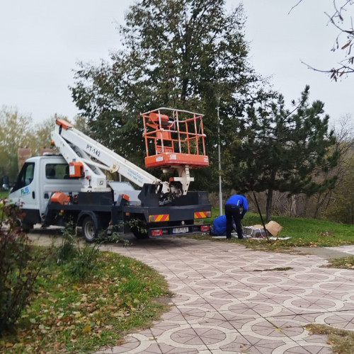 Problemele cu parcul din oraș: vandalism și neglijență