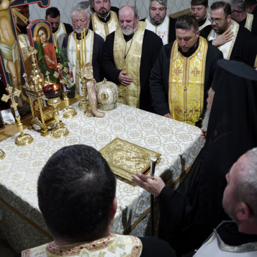 Momente de bucurie în comunitatea parohială Corni prin sfintirea bisericii