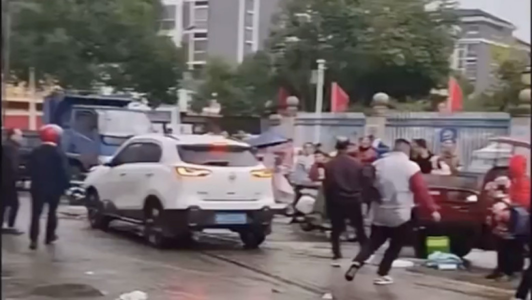 Atac cu SUV-ul într-o mulțime de elevi în provincia Hunan, China