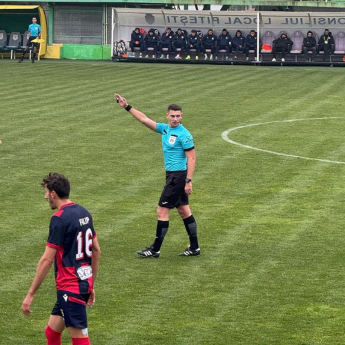 Ionuț Catalin Constantinescu, fost fotbalist, a făcut tranziția la arbitraj