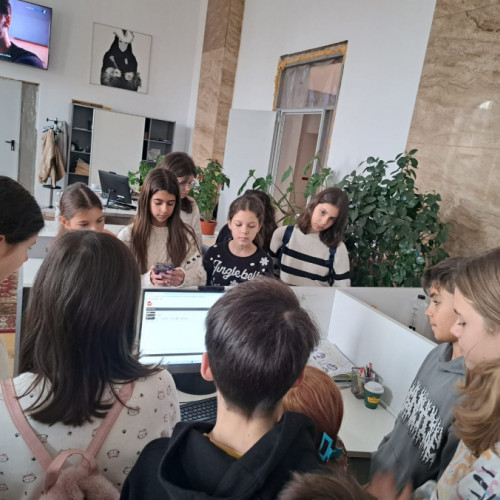 Elevii de la Colegiul Național &quot;Vasile Alecsandri&quot; din Galați vizitează redacția ziarului &quot;Viața liberă&quot;