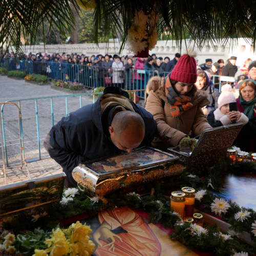 Moastele Sfintilor, loc de rugaciune pentru sinistratii din Galati