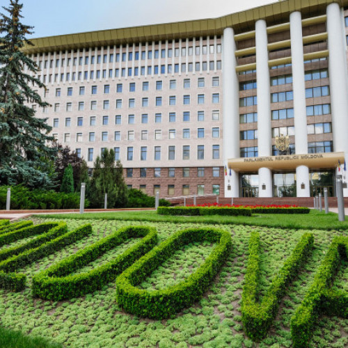 Motiunea de cenzură împotriva Guvernului Recean a fost respinsă