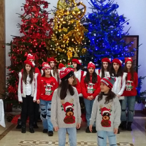 Talentul Grupului &quot;Voces&quot; din Galați aduce magia Crăciunului