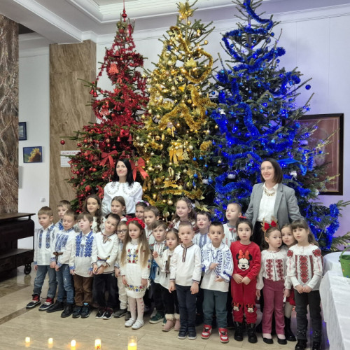 Colindele copiilor de la Grădinița &quot;Ion Creangă&quot; vestesc nașterea Mântuitorului