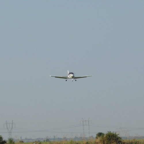 Imagini cu un avion ultrausor, confundat cu o dronă în timpul unui zbor autorizat