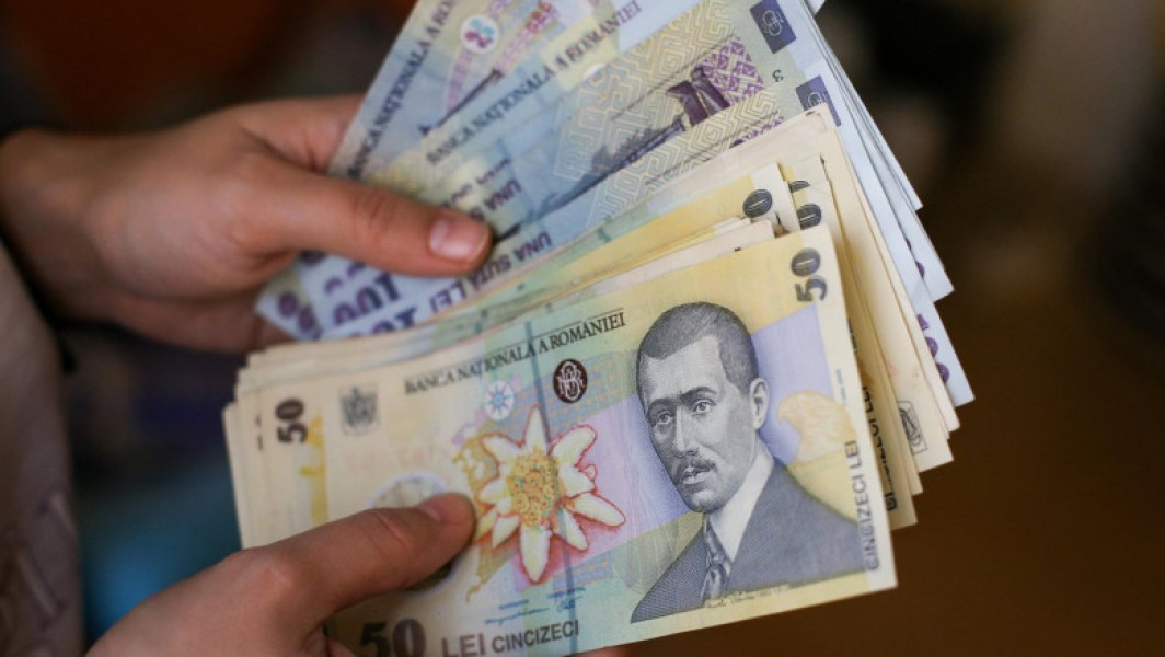 Ratele romanilor in 2024: IRCC stagna de un an, ROBOR a sczut in 2023, menine lider".
