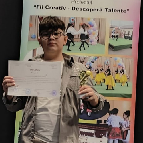 Elev premiat la Festivalul &quot;Cântec pentru mama&quot; din Galați