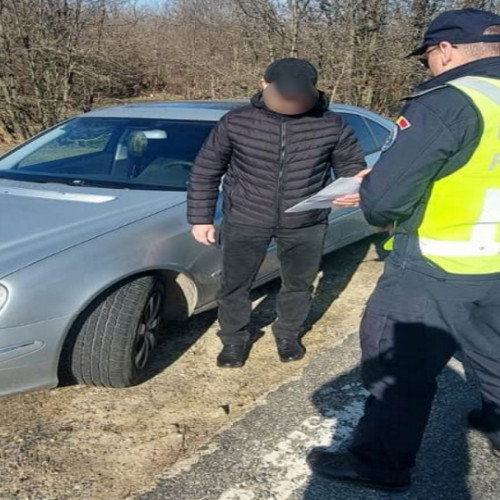 Cercetări în cazul unui bărbat cu dubla cetățenie la frontiera Oancea