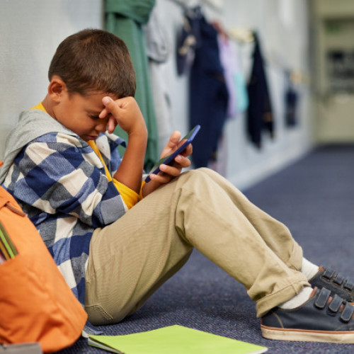 Serialul "Adolescence" atrage atenția asupra influenței negative a rețelelor sociale
