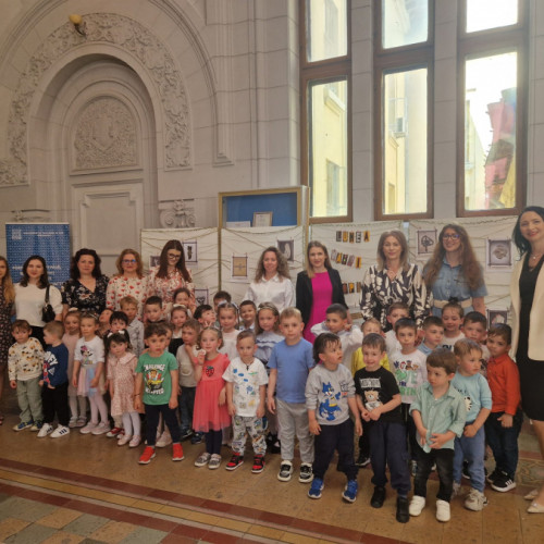Exponație de artă pentru cei mici în Galati cu sprijinul Universității &quot;Dunarea de Jos&quot;