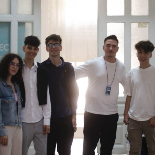 Delegatie a Consiliului Județean al Elevilor Galați a participat la sesiunea regională de formare pentru elevii reprezentanți din regiunea Sud-Est, care a avut loc la Colegiul Național &quot;Spiru Haret&quot; din Tulcea. Potrivit informațiilor citate de viata-libera.ro, evenimentul a avut scopul de a dezvolta abilități importante pentru reprezentanța elevilor.