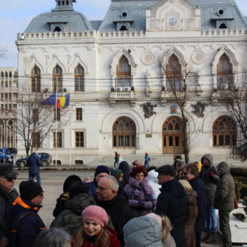 Medicii din Galaţi, nemulțumiți, protestează în stradă - Raluca Ichim raportează