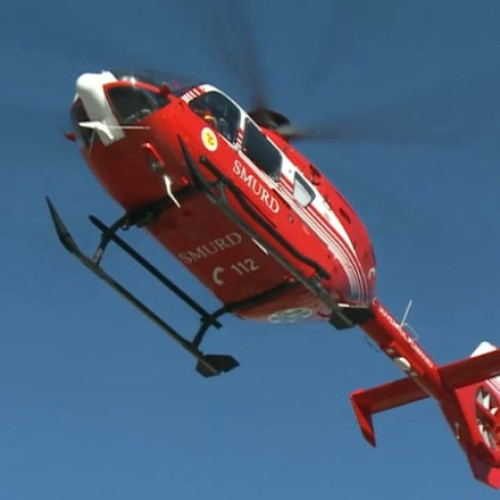 Video Încă un accident la raliu: un pilot a intrat într-un copac, în timpul pregătirii pentru cursă. Intervenție a elicopterului SMURD