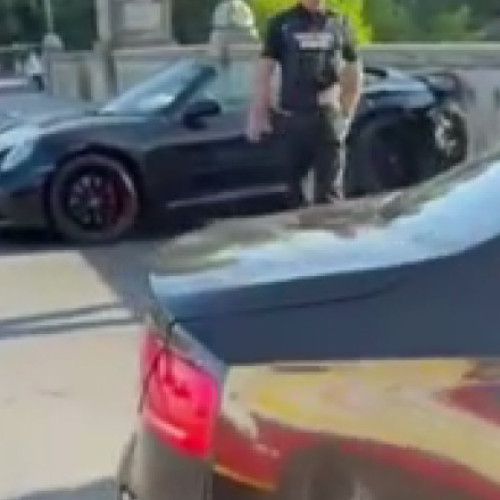 Video Accidentul de pe podul din Timișoara, produs intenționat, în urma unei răfuieli între clanuri. Unul dintre șoferi a fost reținut