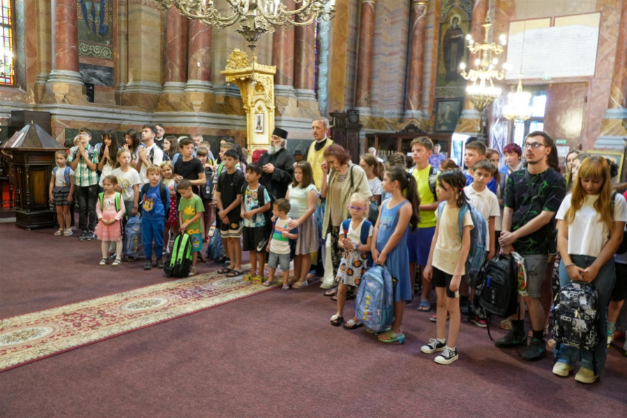 Arhiepiscopia Dunării de Jos continuă programul „Hristos în şcoală” pentru 3.300 de copii