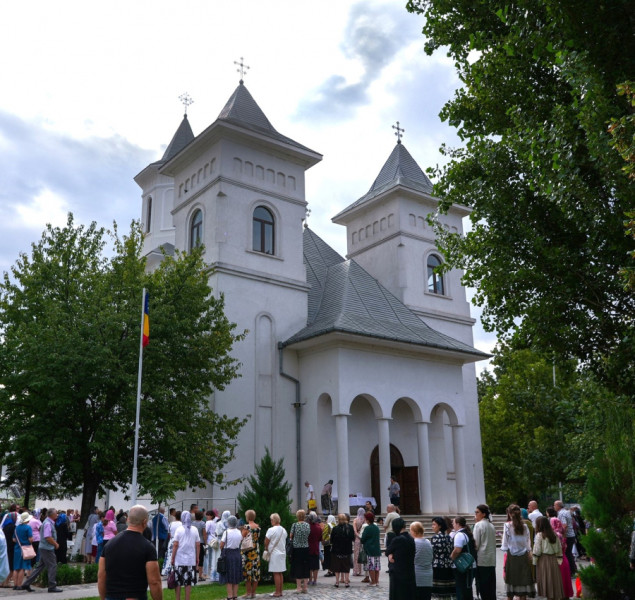 În Galați, Casian sfințește Paraclisul de la Sfânta Ana