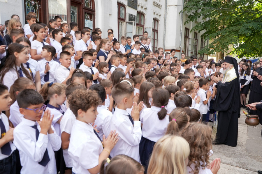 Seminarul Teologic din Galați redeschide porțile pentru 521 elevi