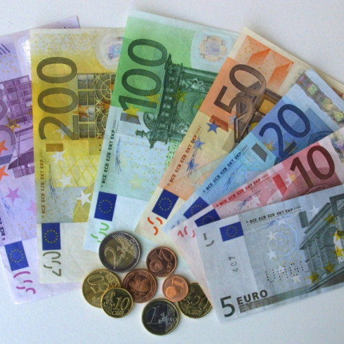 Fed așteptată să reducă dobânzile, impact asupra piețelor valutare globale