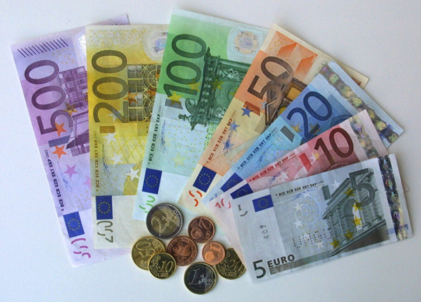 Fed așteptată să reducă dobânzile, impact asupra piețelor valutare globale