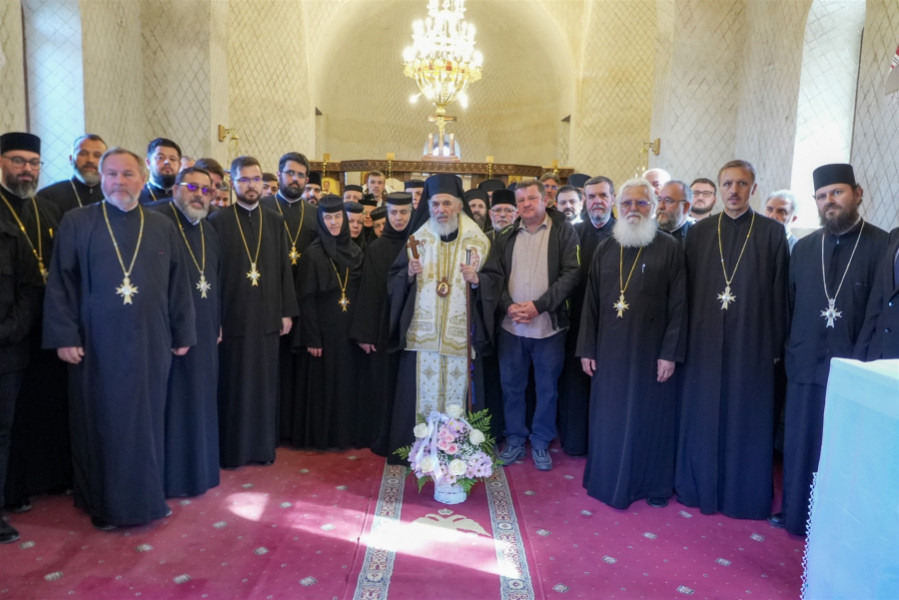 Arhiepiscopia Dunării de Jos binecuvântează biserica din Șendreni și premiază stareții mănăstirilor