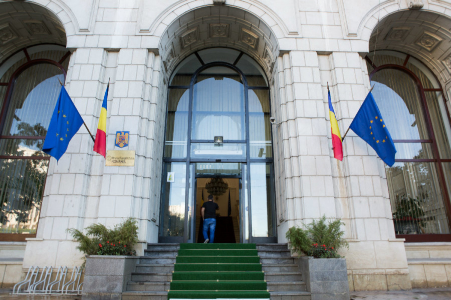 Trezoreria vrea să se împrumute în octombrie cu 7 miliarde de lei, majorând suma anunțată inițial