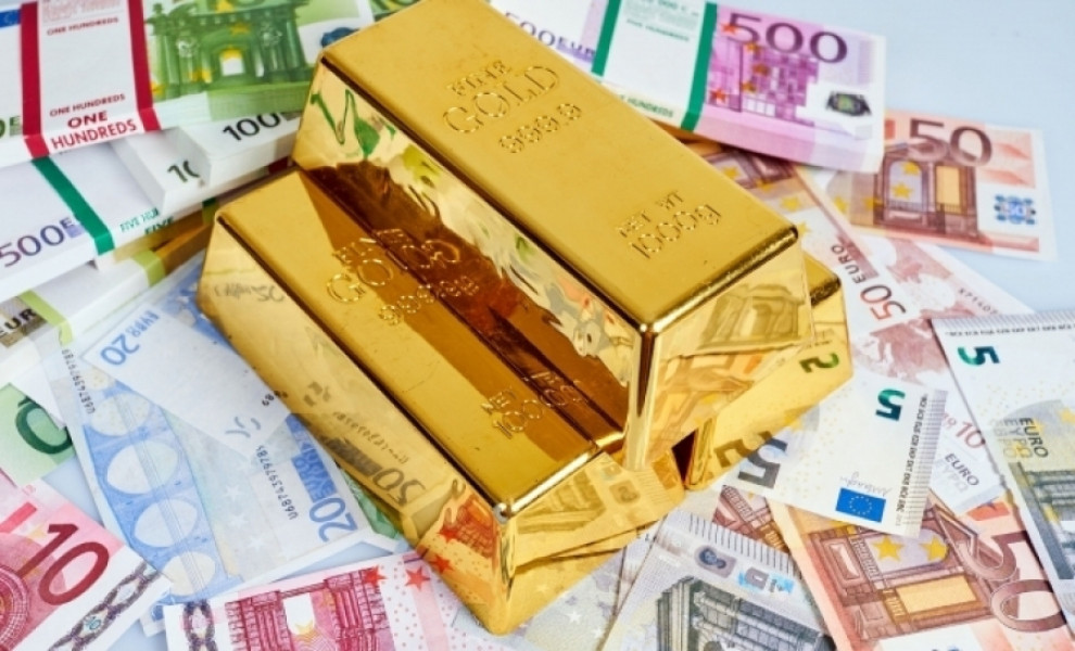 Presiuni asupra leului și evoluția euro după demisia prim-ministrului francez