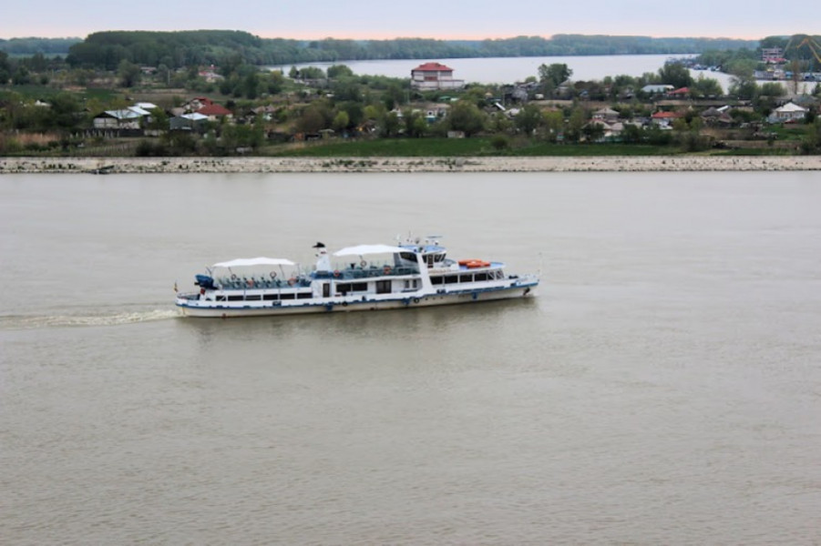 Nava Mircești reintră în reparații după perioada de transport pe Dunăre