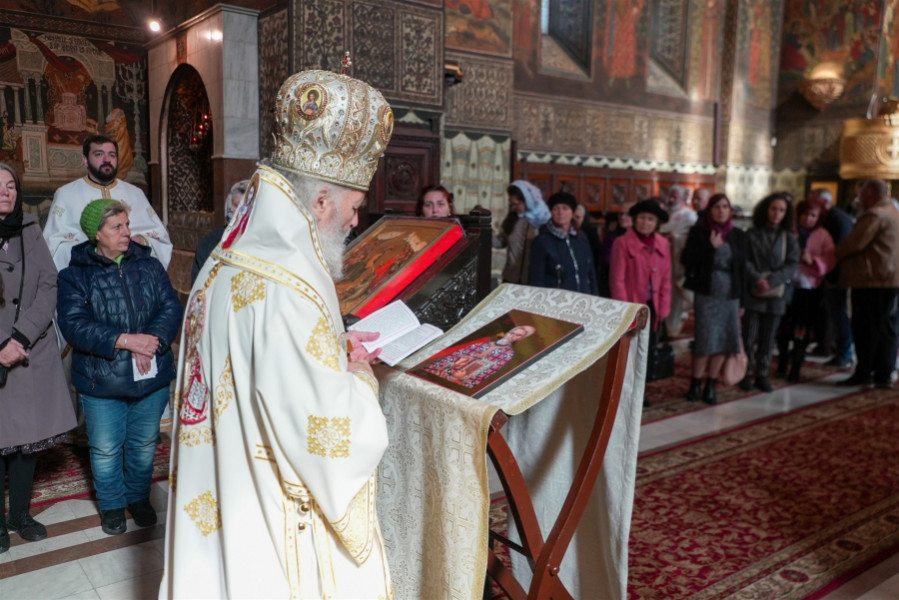 Liturghie arhierească la Galați în amintirea Părintelui Dumitru Stăniloae