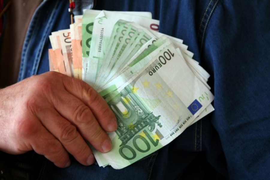 CFA România anticipează aprecierea monedei euro la 5,15 - 5,20 lei în 2026