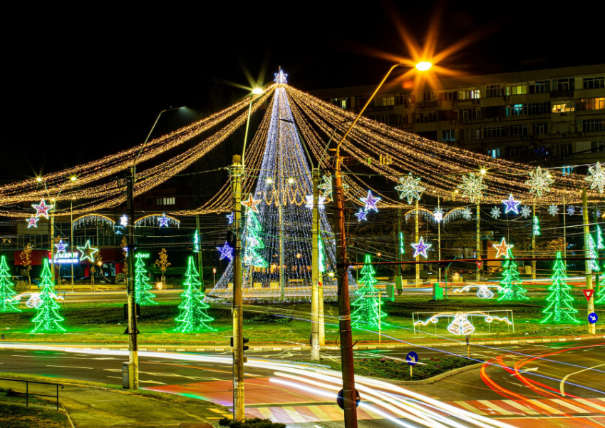 Primăria Galaţi pregătește o rețea electrică pentru luminițele festive de sărbători