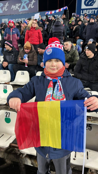 Băiat de 11 ani și mama sa au nevoie de ajutor pentru tratamente costisitoare