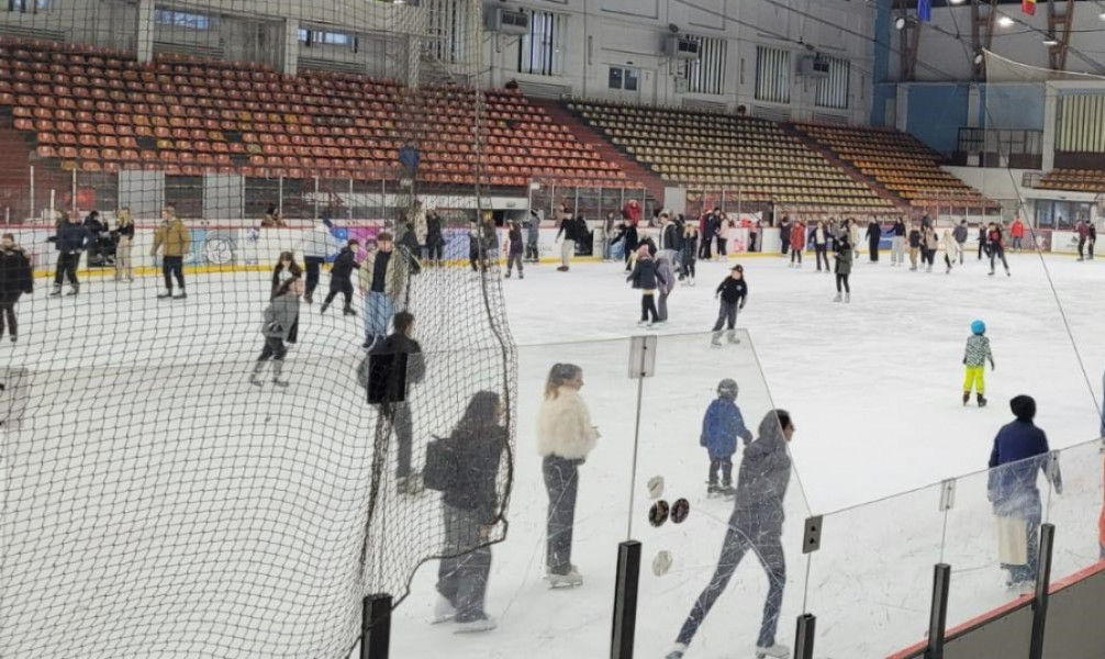 Patinoarul Dunărea din Galați își redeschide porțile weekendul acesta