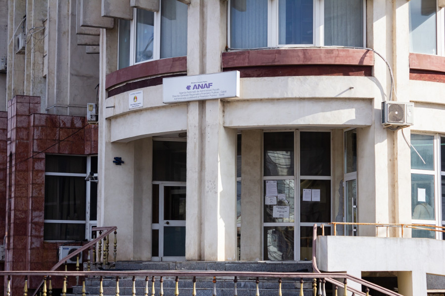 Salariații AJFP Galați, obligați să doneze pentru plata salariilor femeilor de serviciu