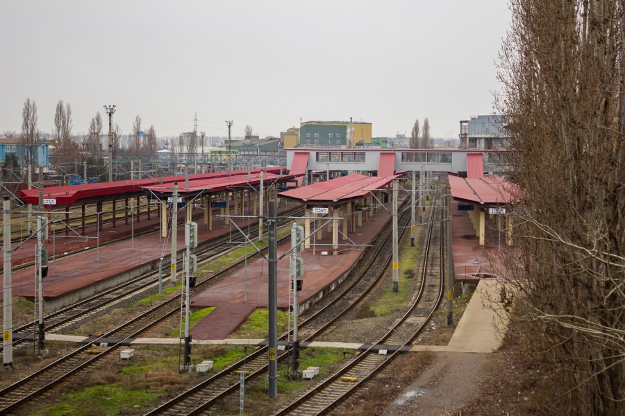 CFR suspendă temporar circulația a peste 60 de trenuri din cauza datoriilor la infrastructură