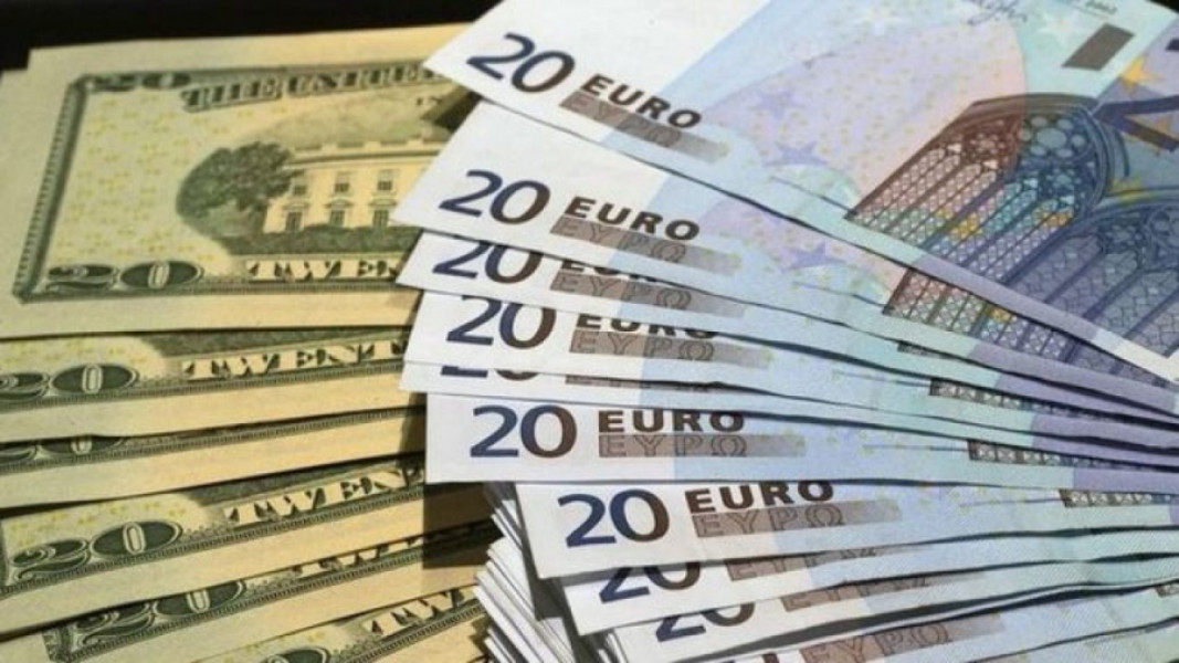 Leul se întărește în condiții de incertitudine politică și economică